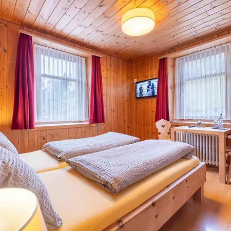 Garni Alpenrose - Grusaida イン シュクオル