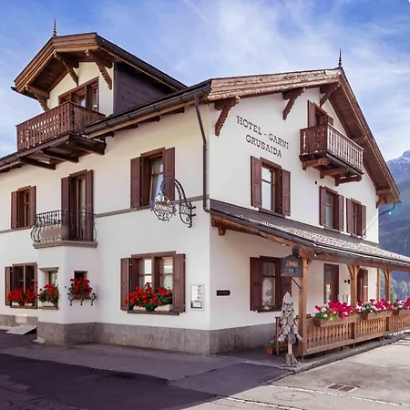 Garni Alpenrose - Grusaida Inn Scuol