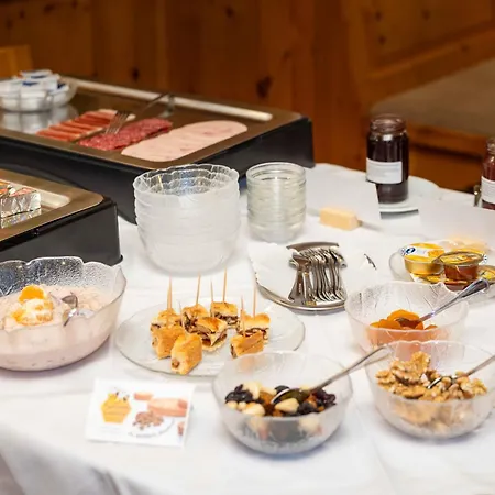 宾馆 加尼奥朋洛斯-格鲁赛达比in管 施库尔