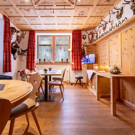 Värdshus Garni Alpenrose - Grusaida