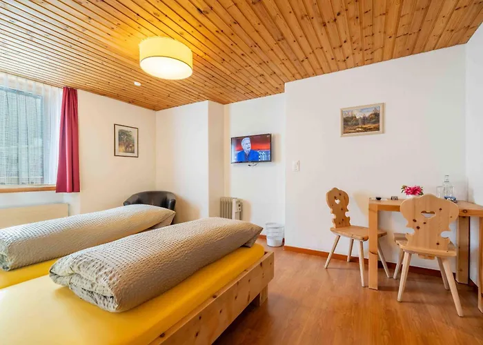 Han/Misafirhane Garni Alpenrose - Grusaida Scuol