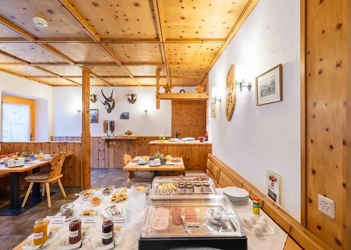 Han/Misafirhane Garni Alpenrose - Grusaida Scuol